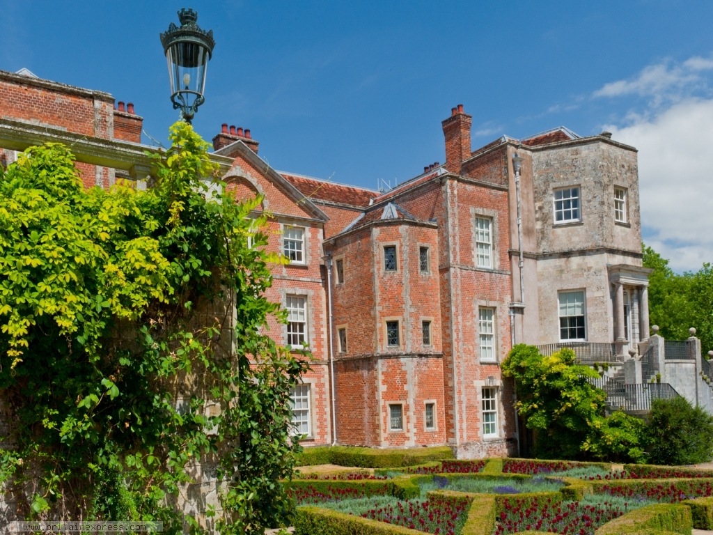 Nice Images Collection: Mottisfont Abbey Desktop Wallpapers