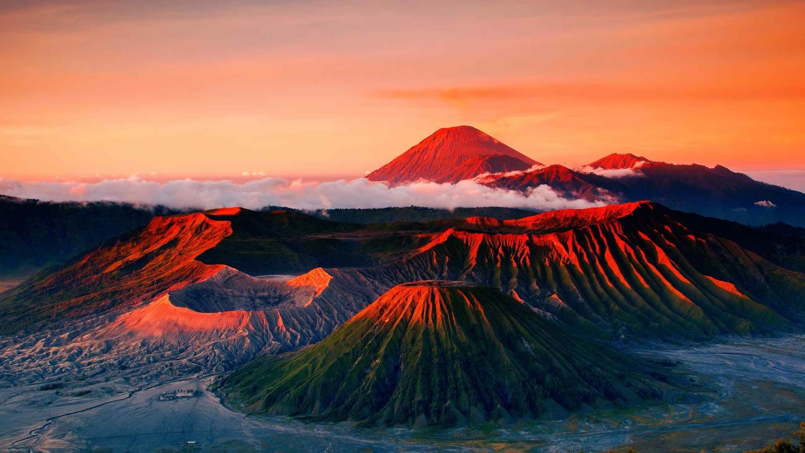 Nice Images Collection: Mount Bromo Desktop Wallpapers