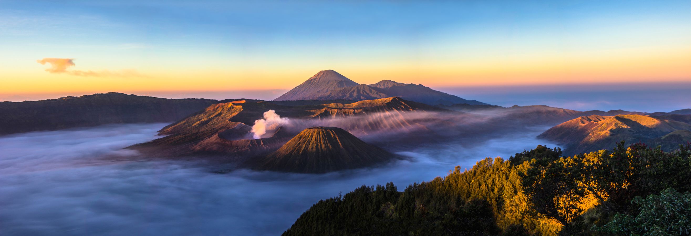 Amazing Mount Bromo Pictures & Backgrounds