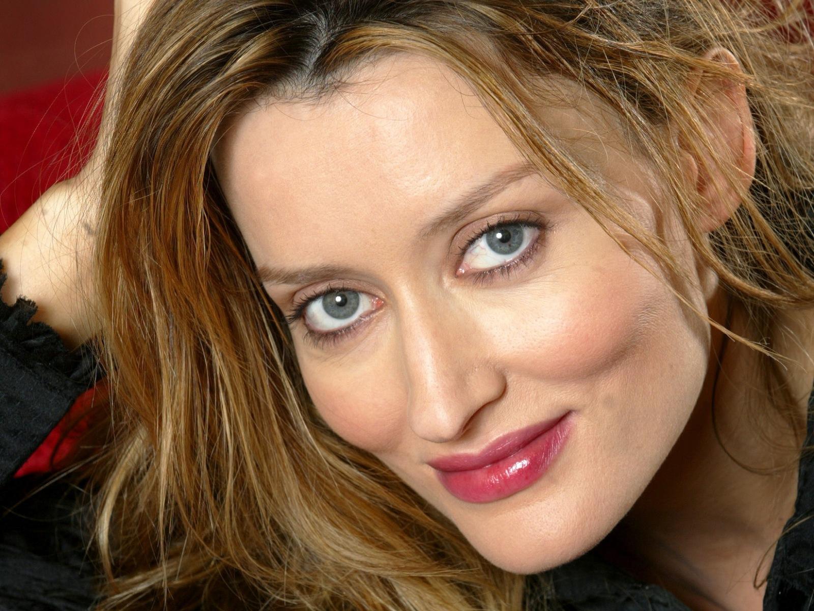HD Quality Wallpaper | Collection: Celebrity, 1600x1200 Natascha Mcelhone