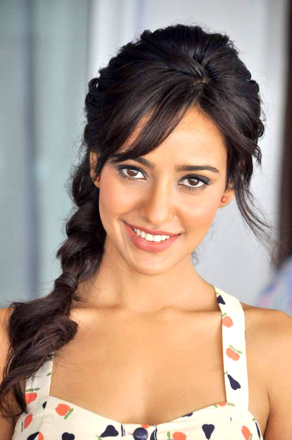 Neha  Sharma Backgrounds, Compatible - PC, Mobile, Gadgets| 585x881 px
