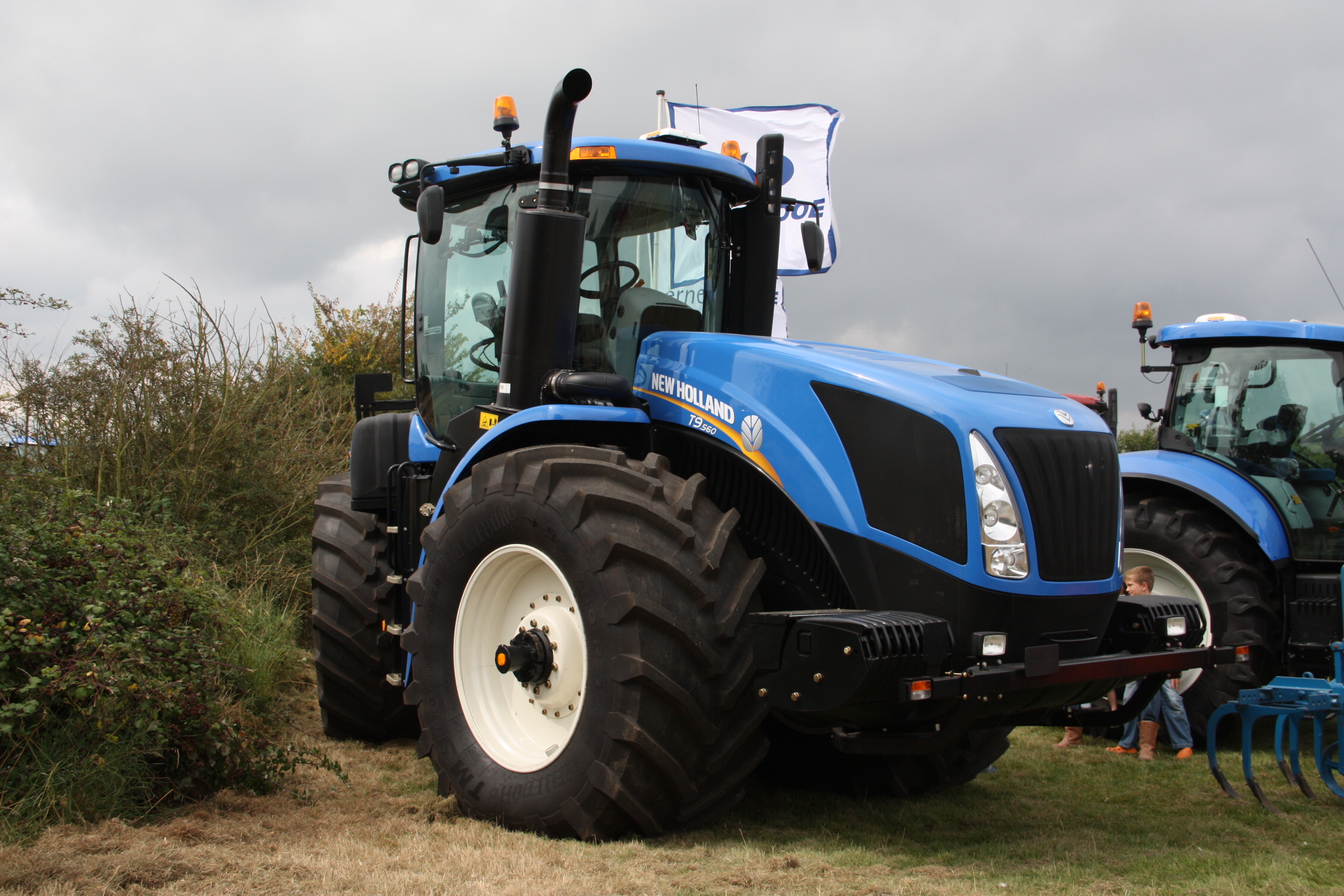 New Holland Tractor High Quality Background on Wallpapers Vista