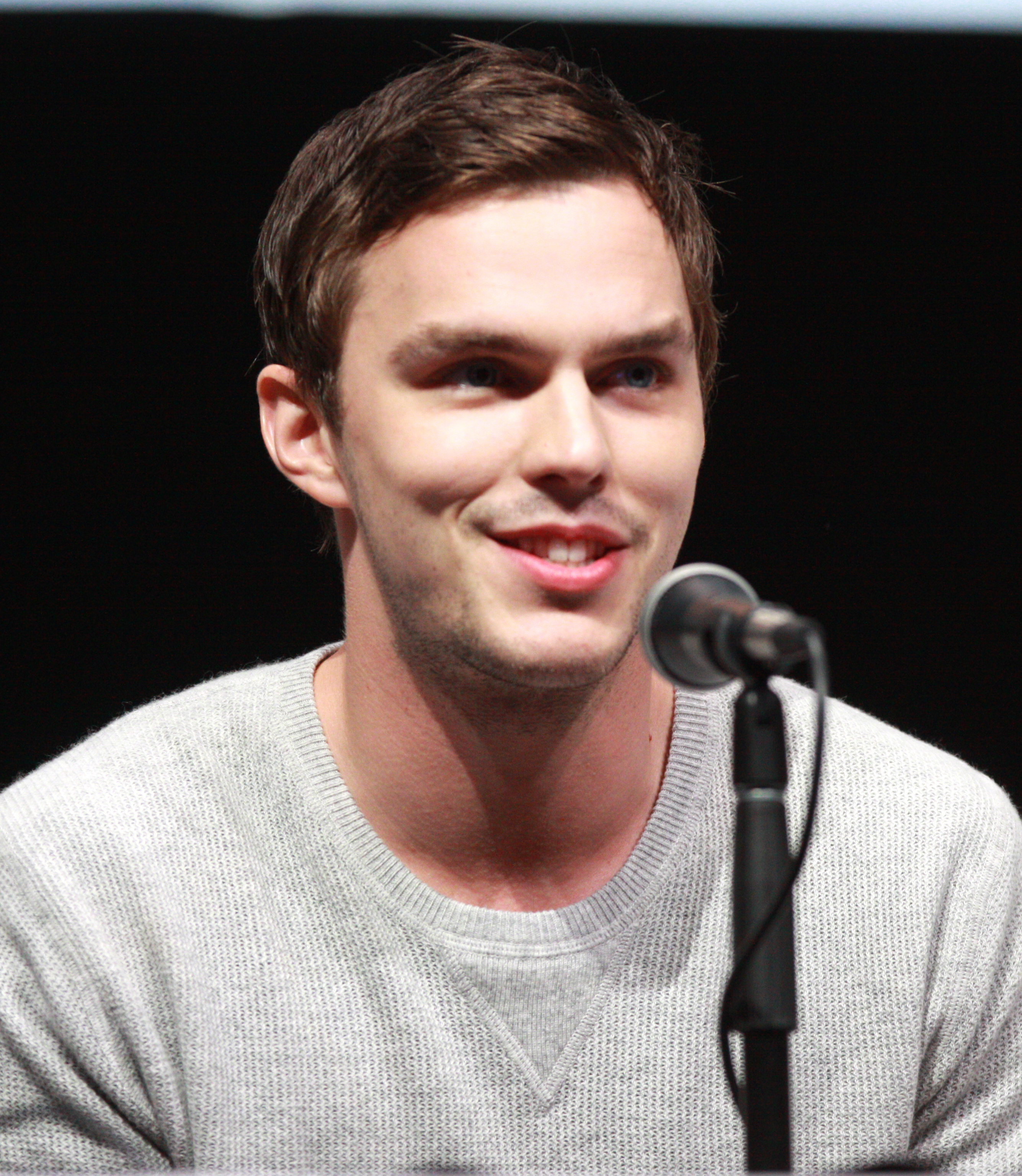 Nice wallpapers Nicholas Hoult 2670x3072px