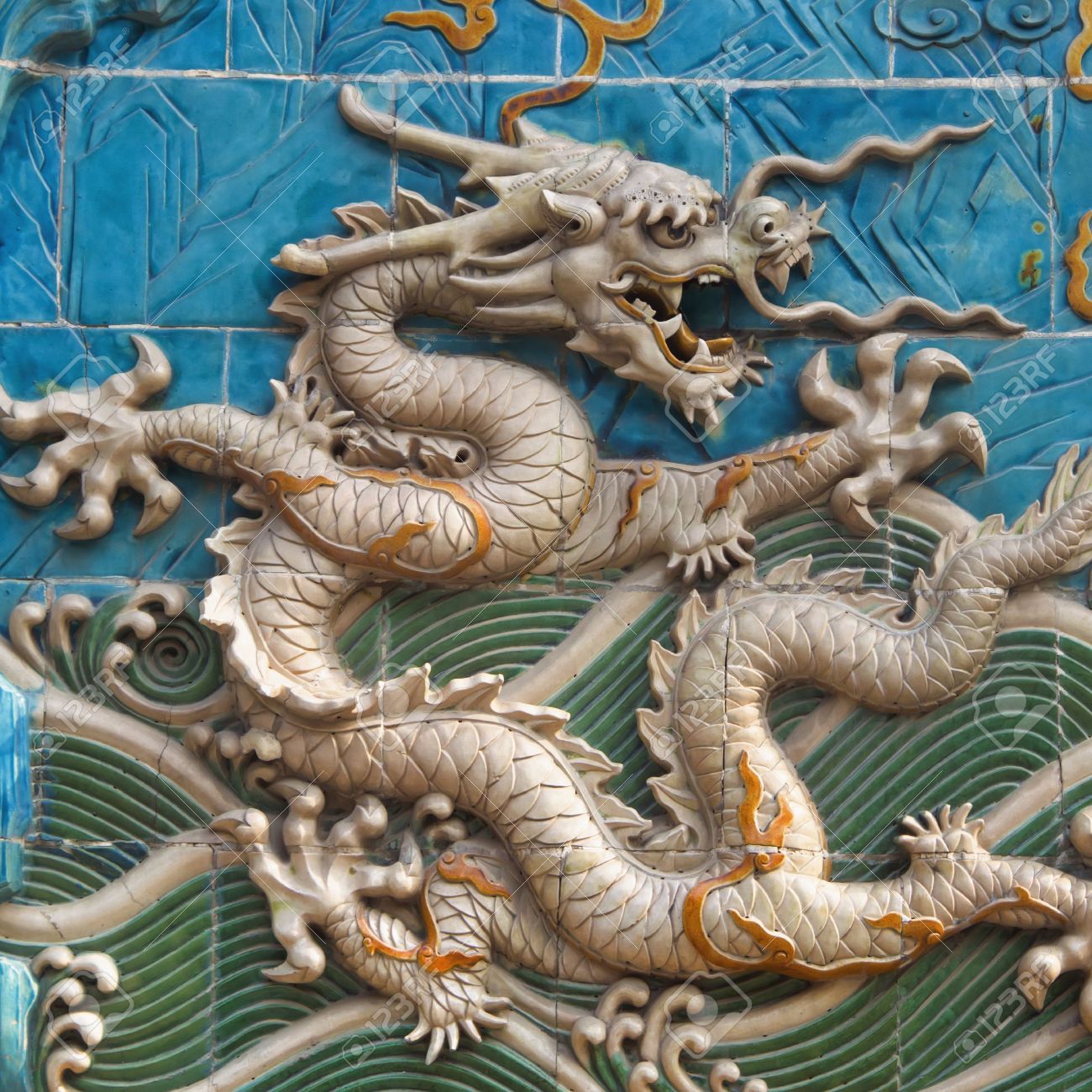 High Resolution Wallpaper | Nine-dragon Wall 1300x1300 px