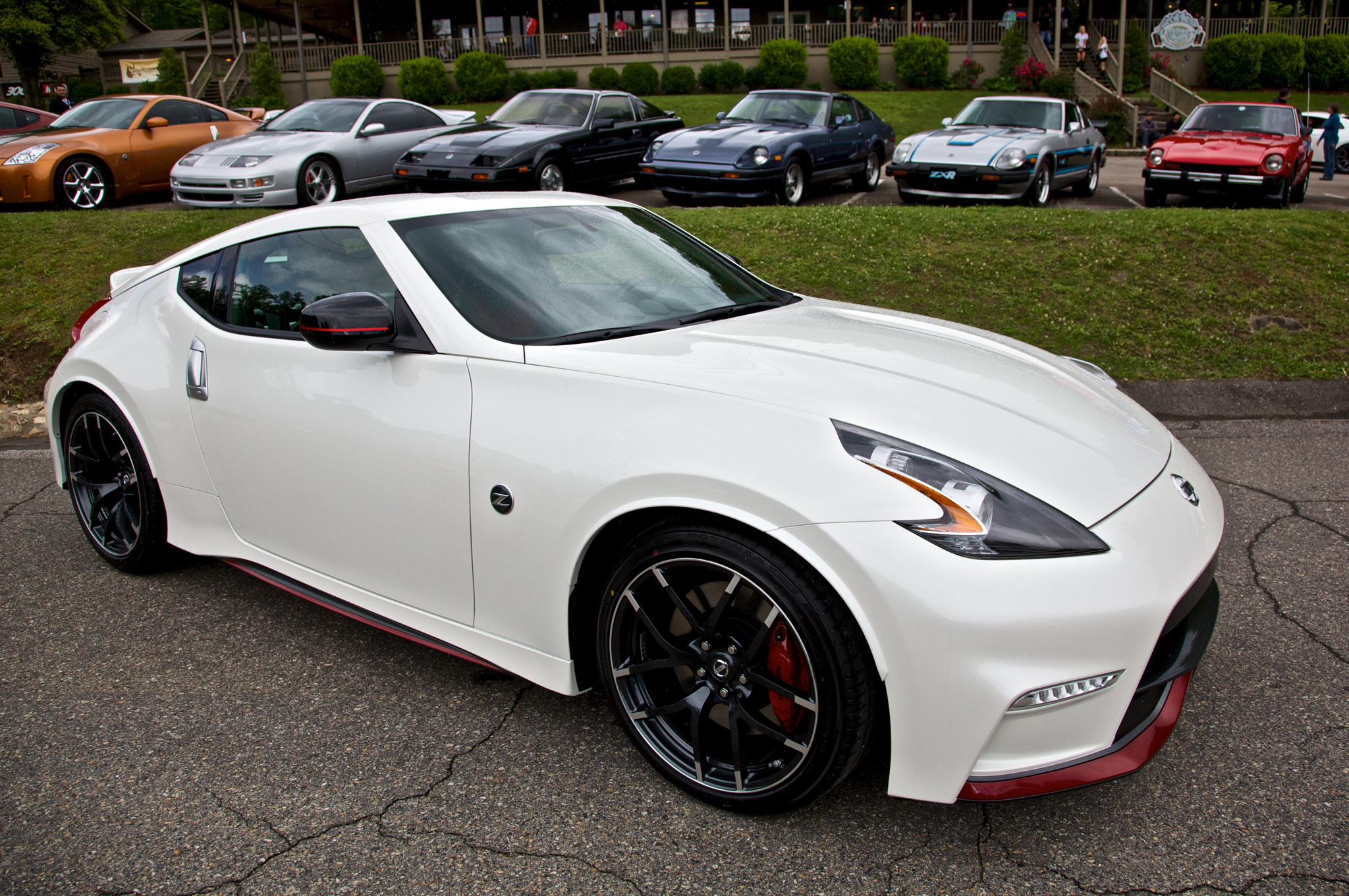 HD Quality Wallpaper | Collection: Vehicles, 2048x1360 Nissan 370Z