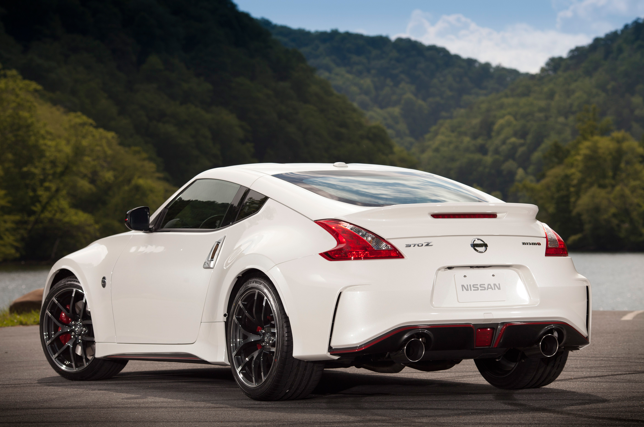 Nice Images Collection: Nissan 370Z Nismo Desktop Wallpapers
