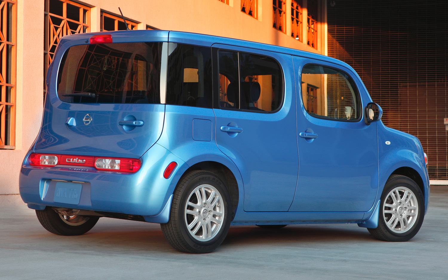 Images of Nissan Cube | 1500x938