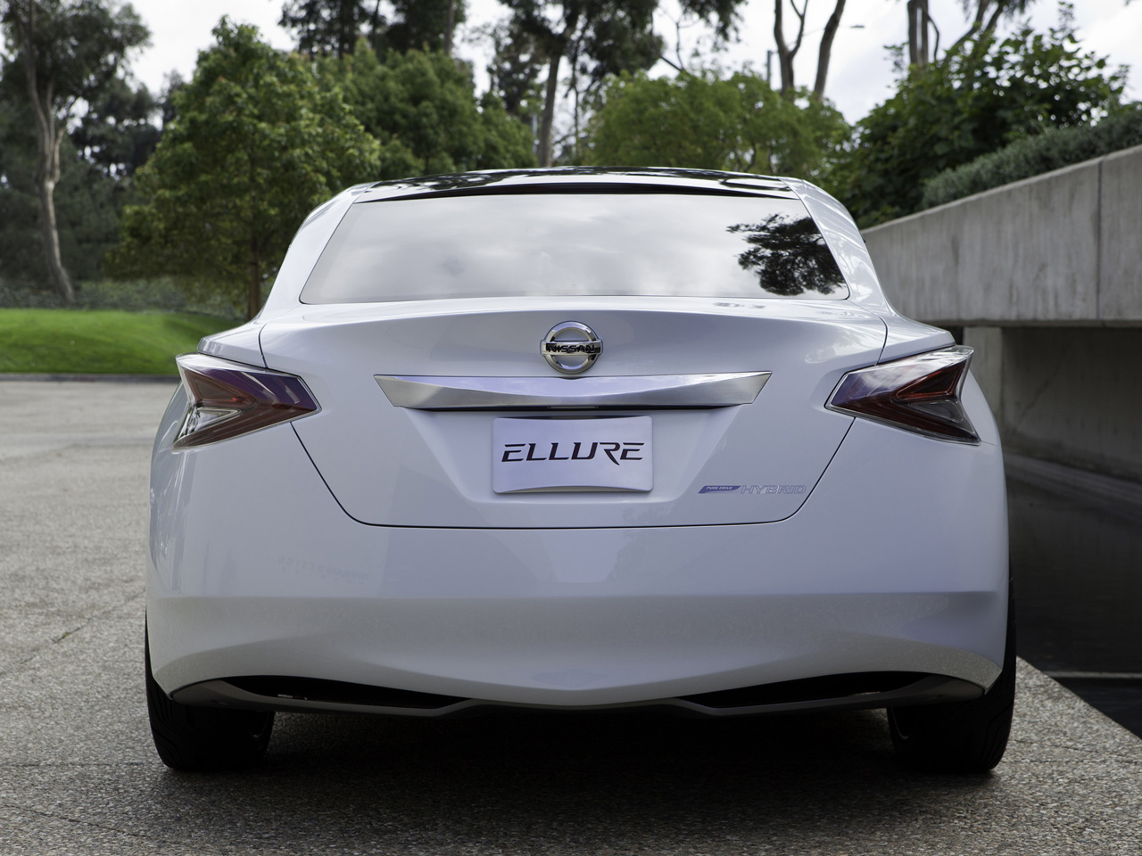Amazing Nissan Ellure Concept Pictures & Backgrounds