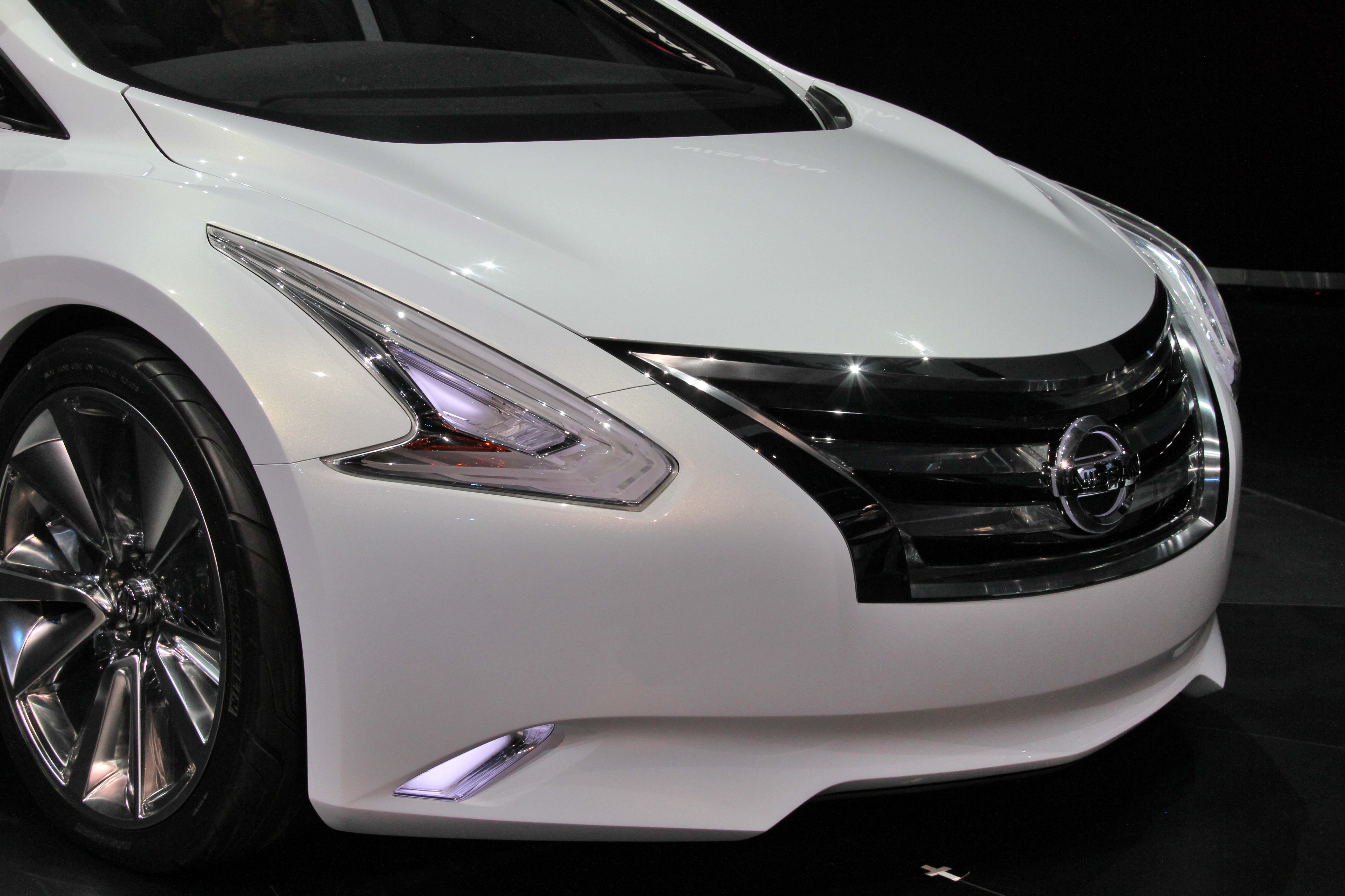 Nissan Ellure Concept #17
