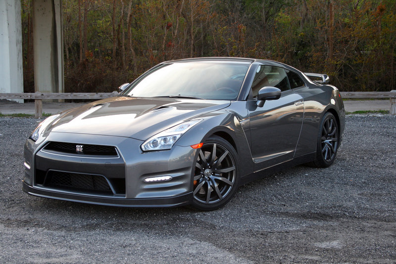 Images of Nissan GT-R | 800x533