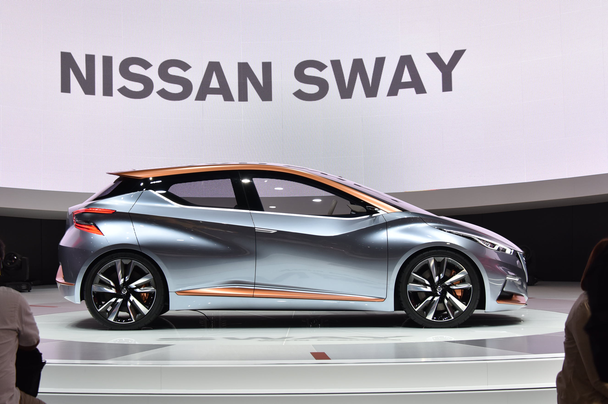 Images of Nissan Sway | 2048x1360