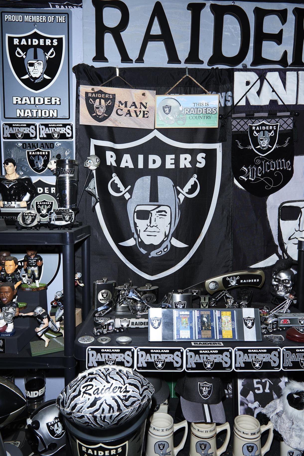 HD Quality Wallpaper | Collection: Sports, 1220x1828 Oakland Raiders