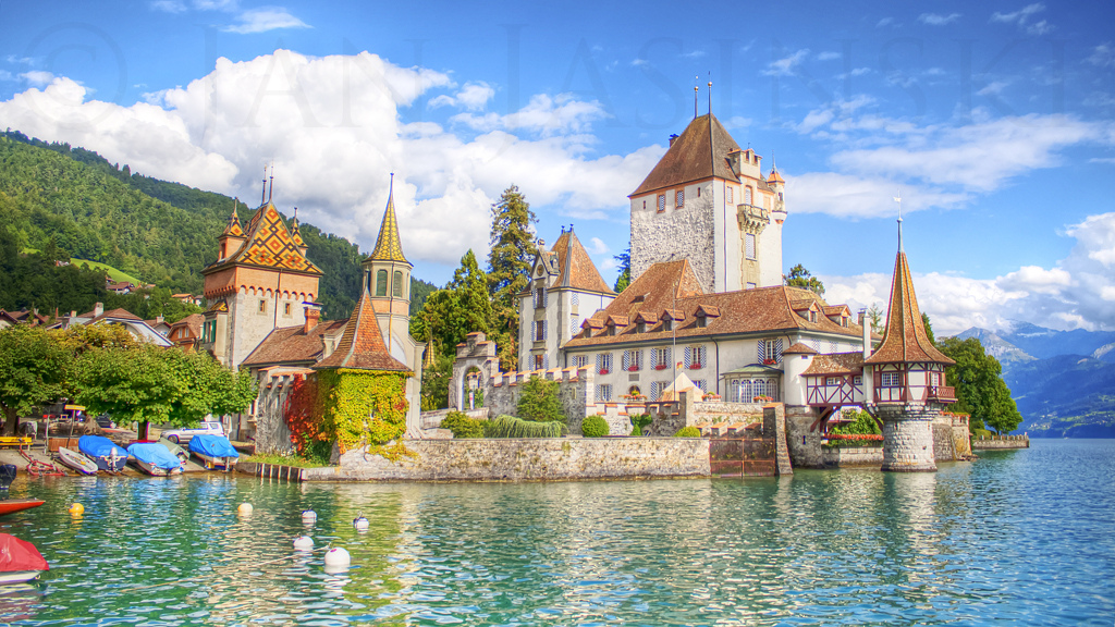 3 أنشطة سياحية يمكن القيام بها في قلعة اوبرهوفن في انترلاكن سويسرا