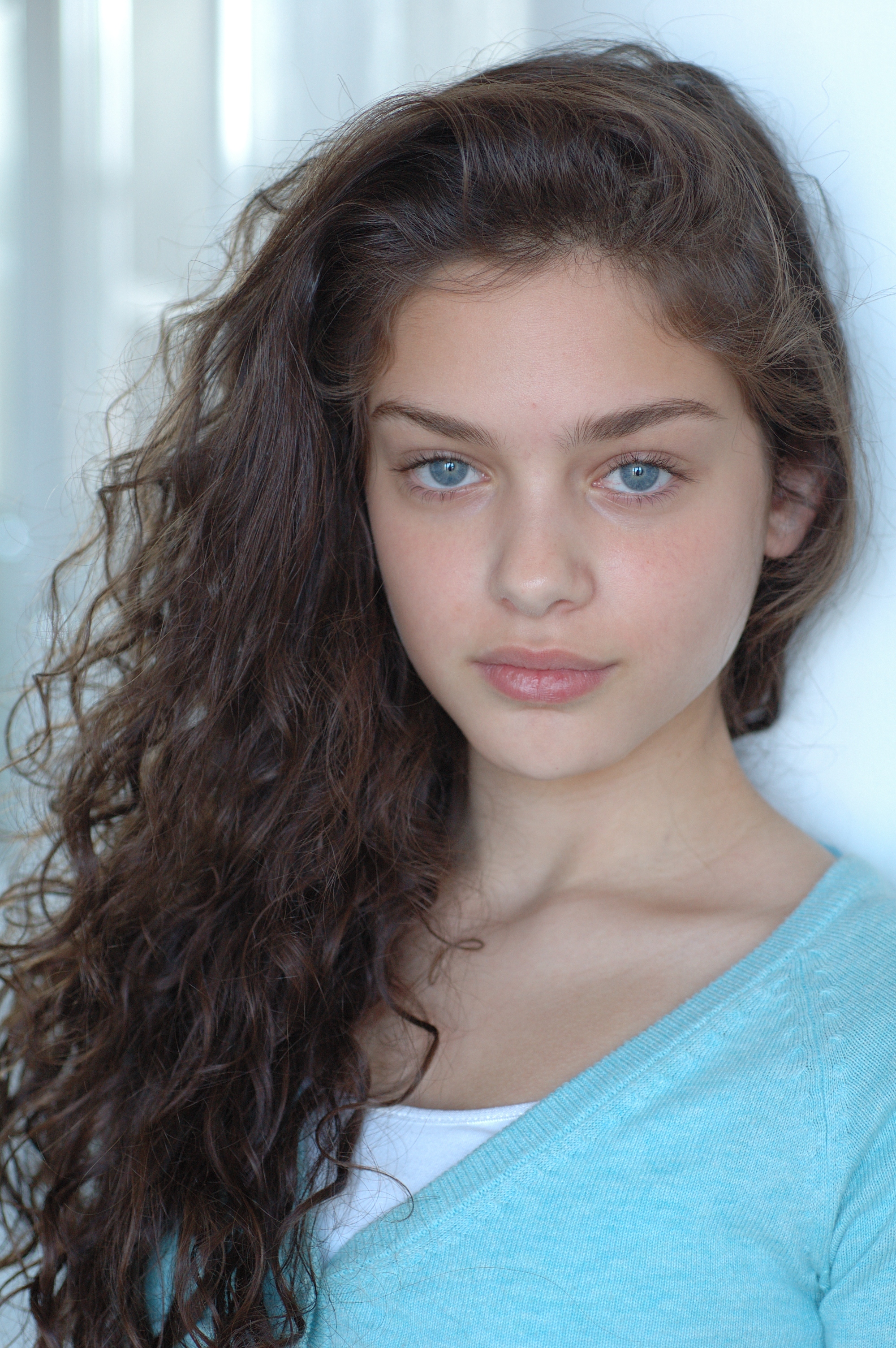 HD Quality Wallpaper | Collection: Celebrity, 2000x3008 Odeya Rush