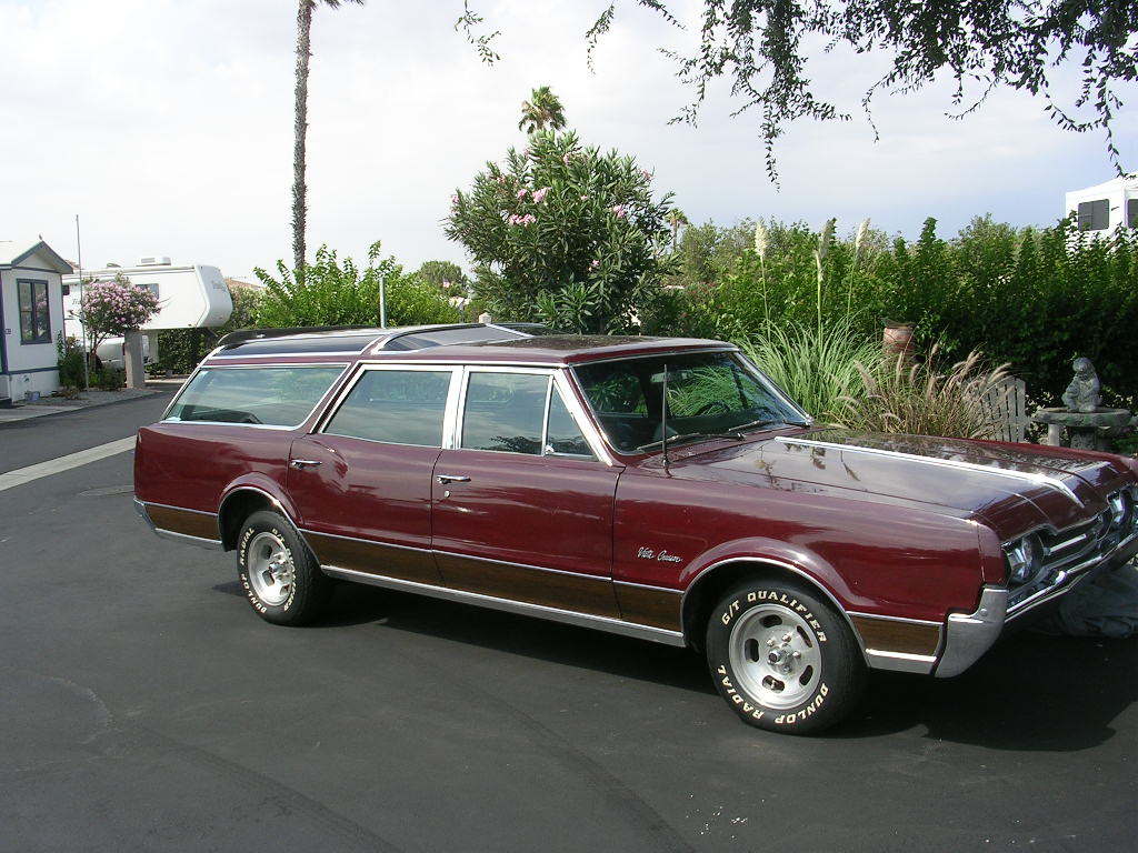 Amazing Oldsmobile Vista Cruiser Pictures & Backgrounds