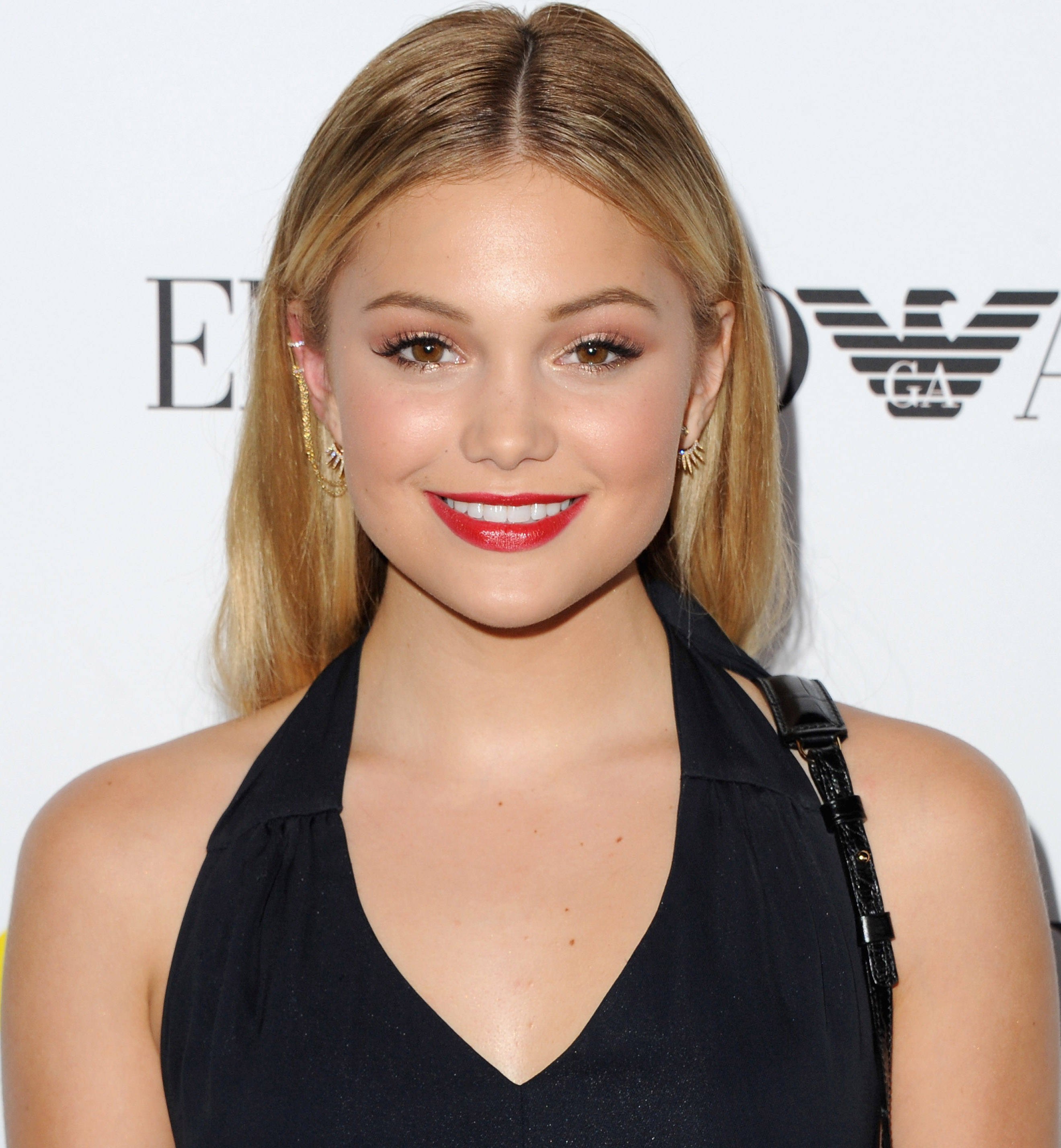 Amazing Olivia Holt Pictures & Backgrounds