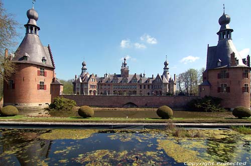 Images of Ooidonk Castle | 500x331