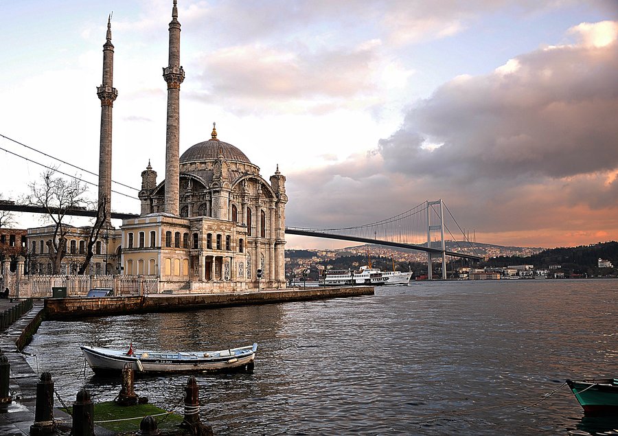 HQ Ortaköy Mosque Wallpapers | File 159.2Kb