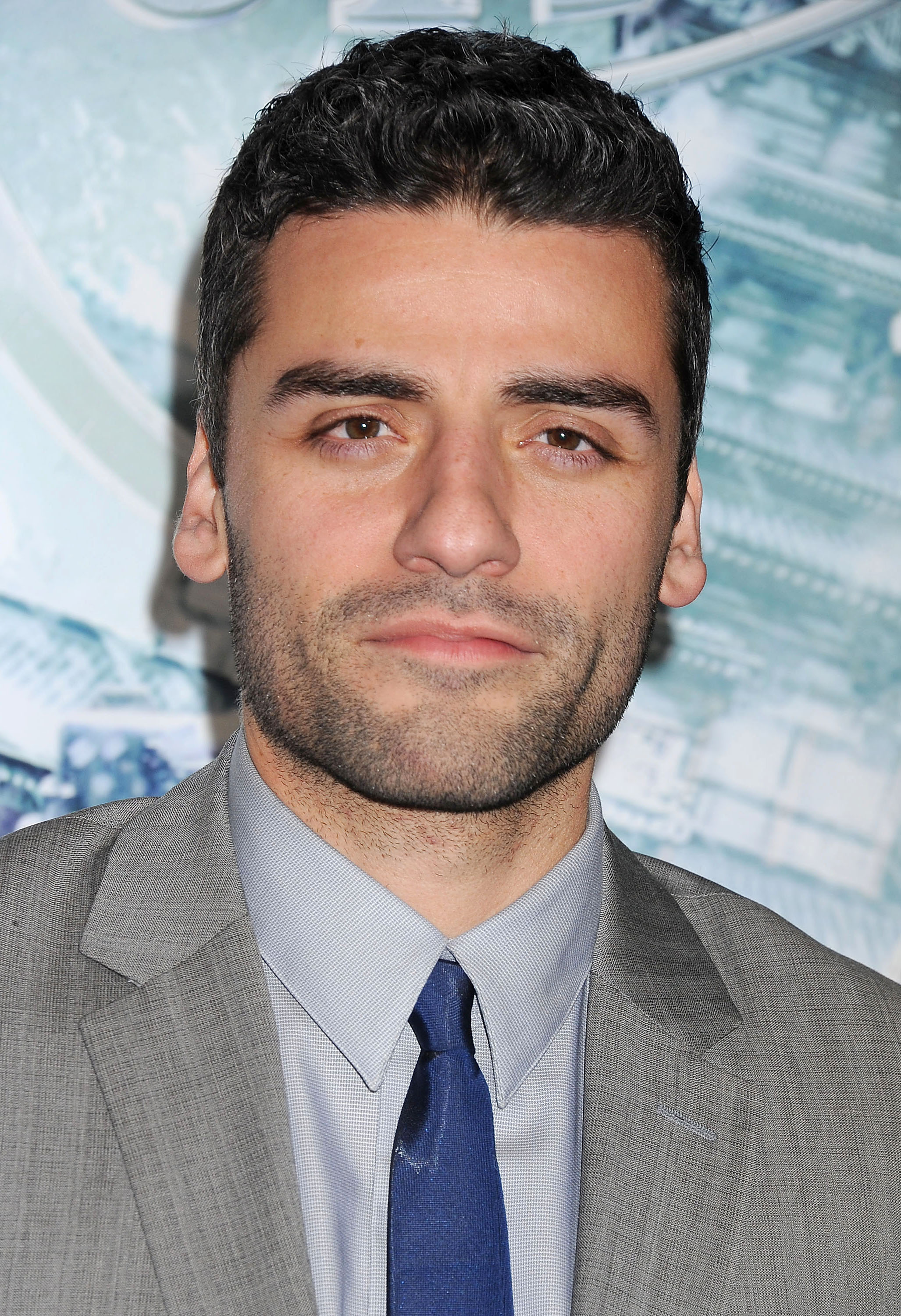 HD Quality Wallpaper | Collection: Celebrity, 2055x3000 Oscar Isaac