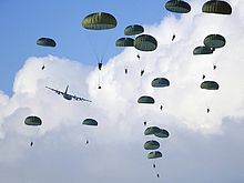 HD Quality Wallpaper | Collection: Military, 220x165 Paratrooper