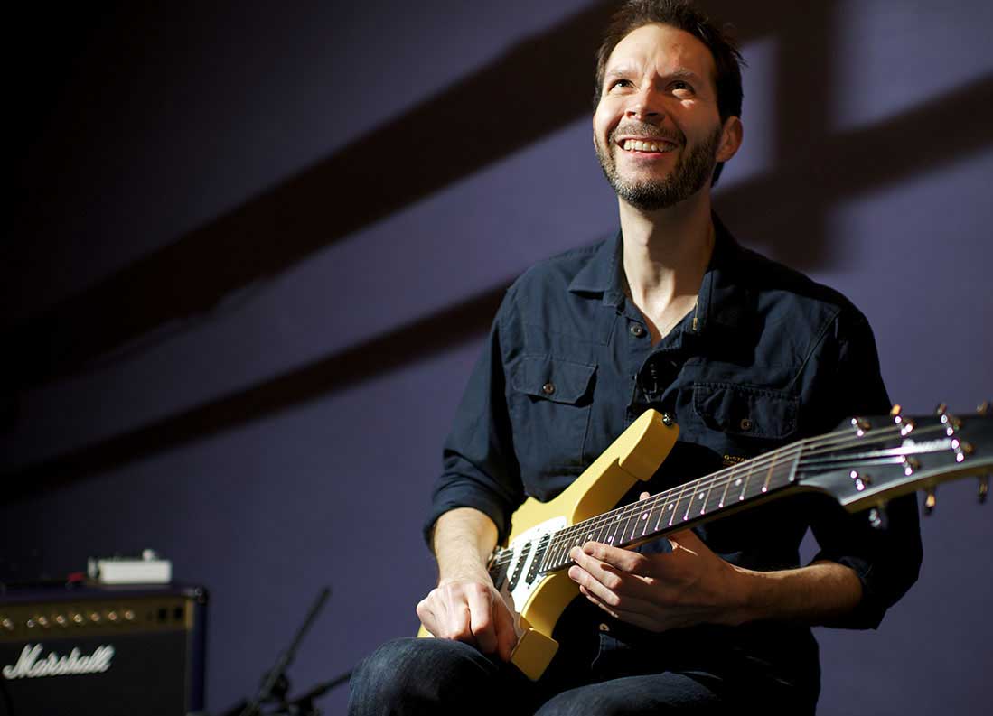Amazing Paul Gilbert Pictures & Backgrounds