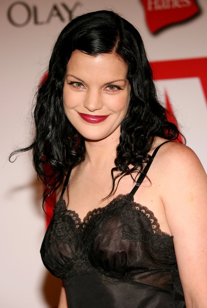 Nice Images Collection: Pauley Perrette Desktop Wallpapers