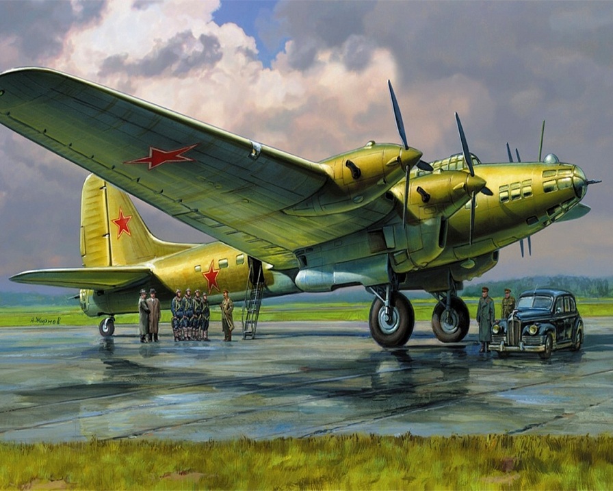 Petlyakov Pe-8 Pics, Military Collection