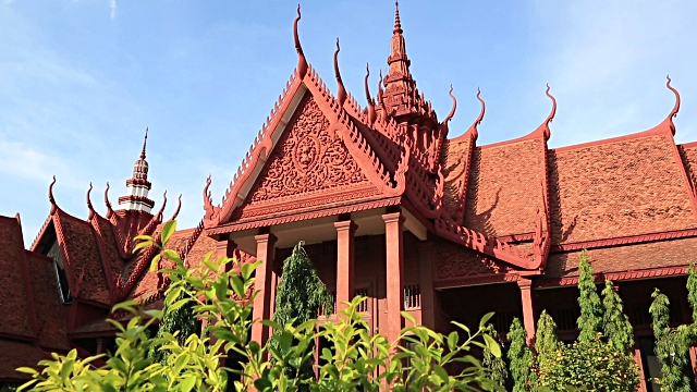 640x360 > Phnom Penh Temple Wallpapers