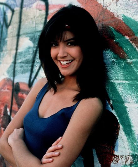 HQ Phoebe Cates Wallpapers | File 42.15Kb