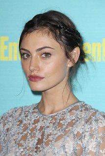Nice Images Collection: Phoebe Tonkin Desktop Wallpapers