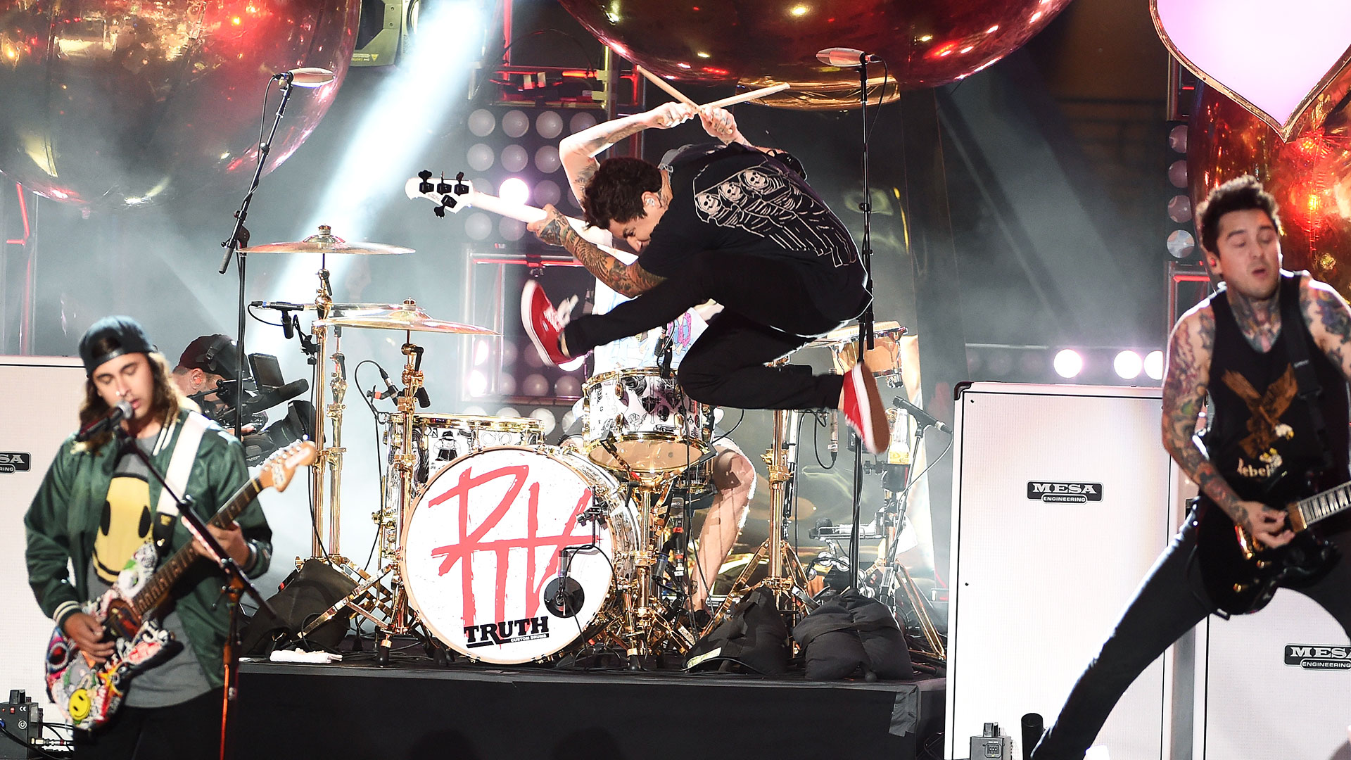 Amazing Pierce The Veil Pictures & Backgrounds