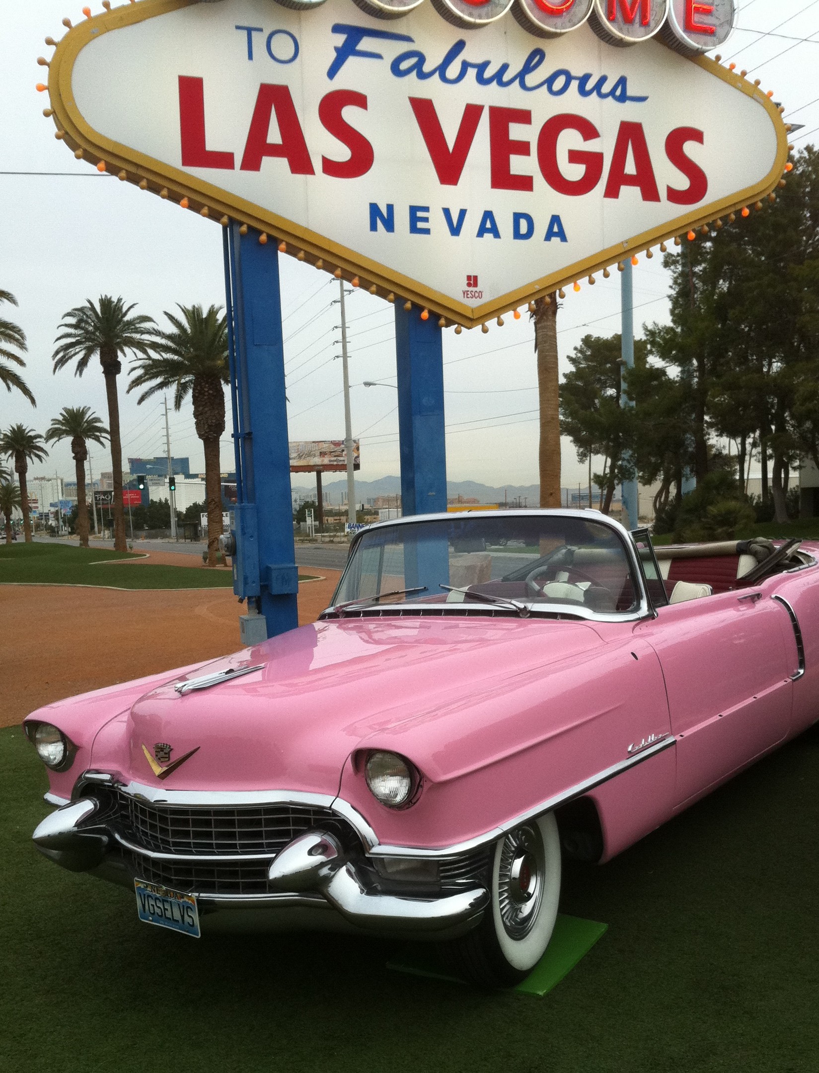 Розовый кабриолет Лас Вегас