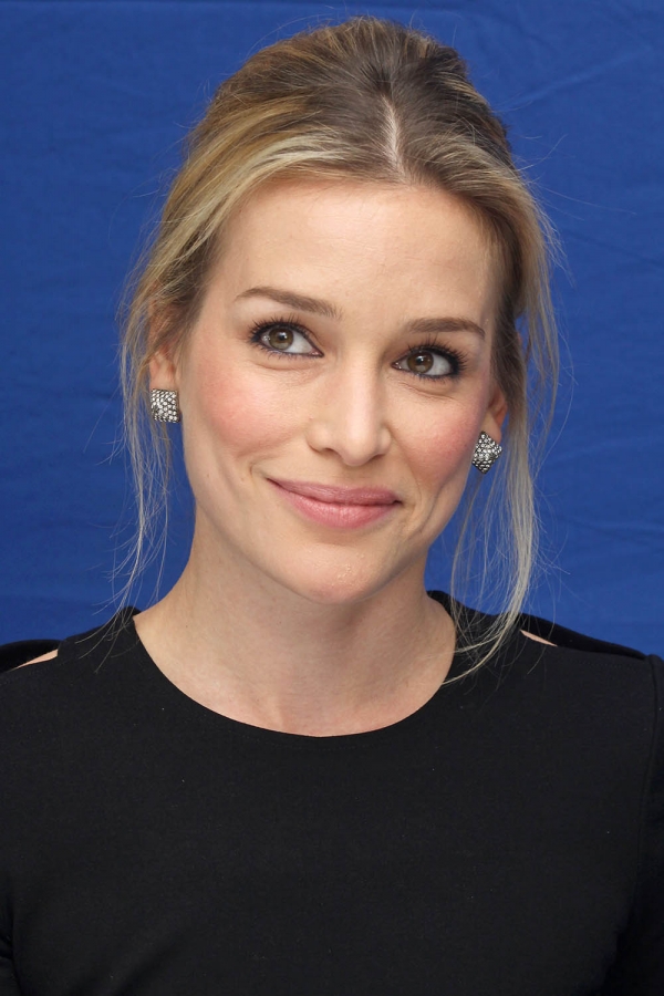 Images of Piper Perabo | 600x900