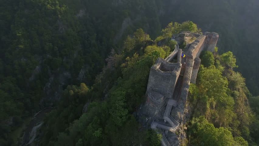Amazing Poenari Castle Pictures & Backgrounds