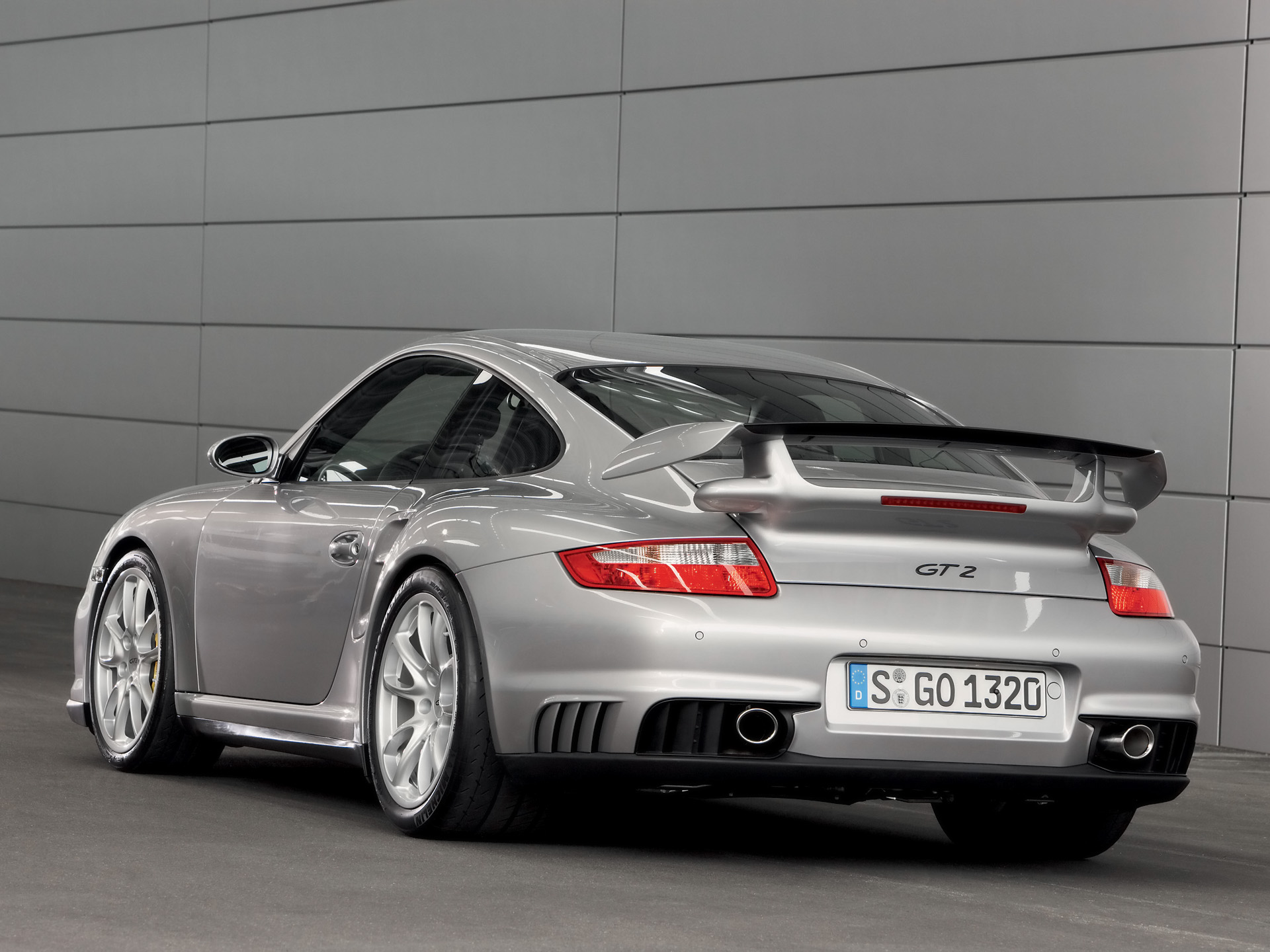 Amazing Porsche 911 GT2 Pictures & Backgrounds