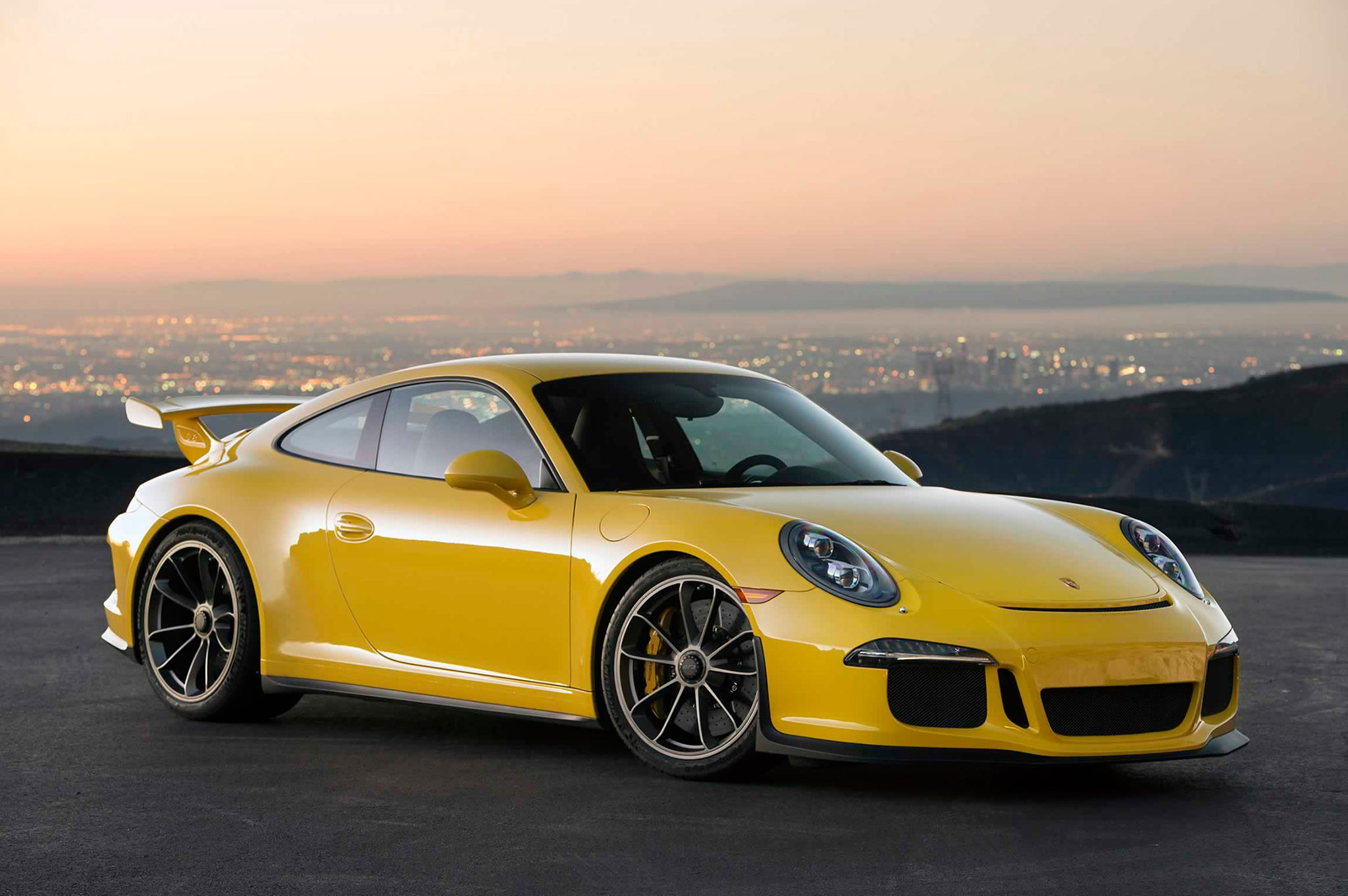 High Resolution Wallpaper | Porsche 911 GT3 2048x1362 px