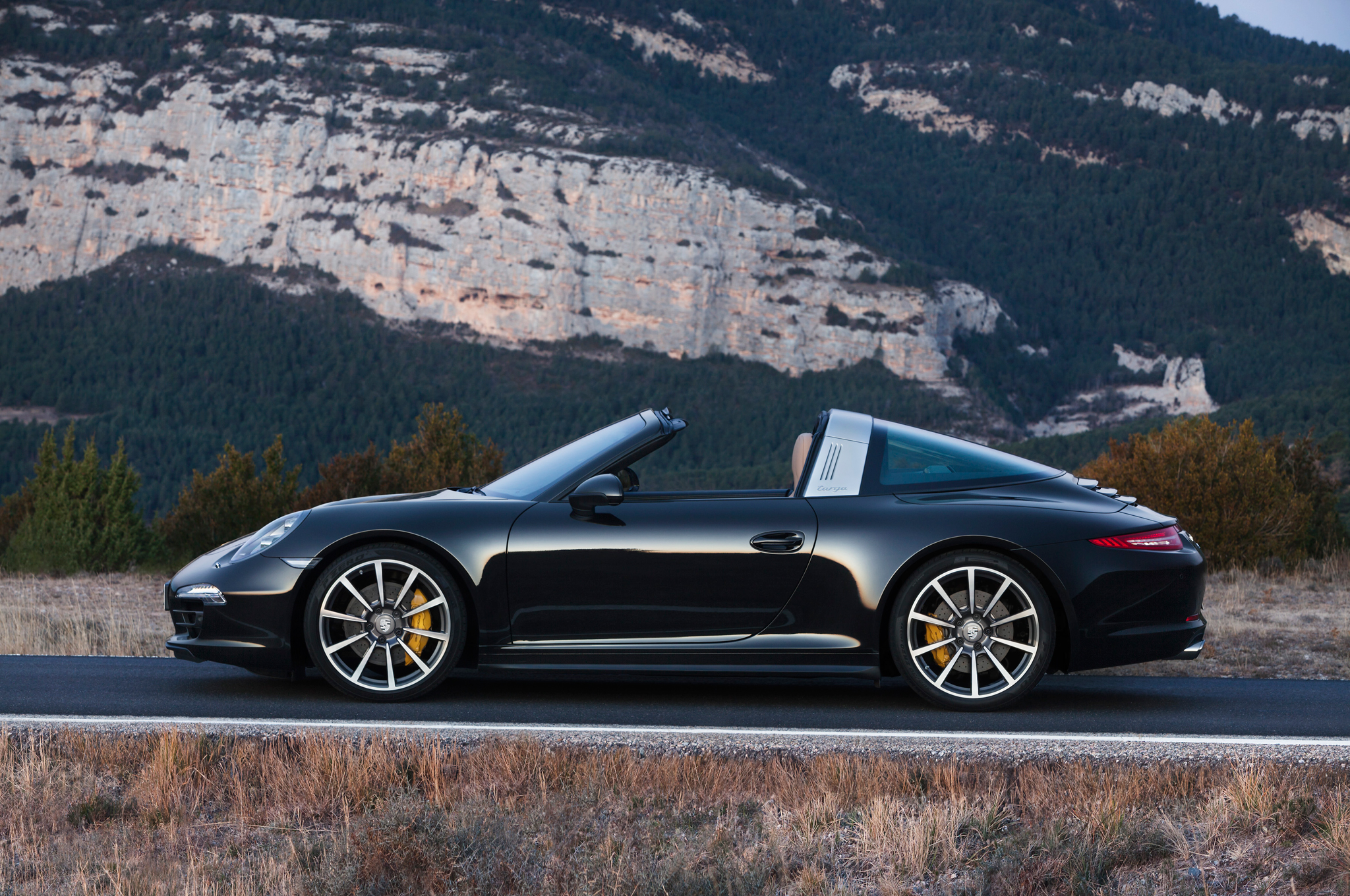 HD Quality Wallpaper | Collection: Vehicles, 2048x1360 Porsche 911 Targa