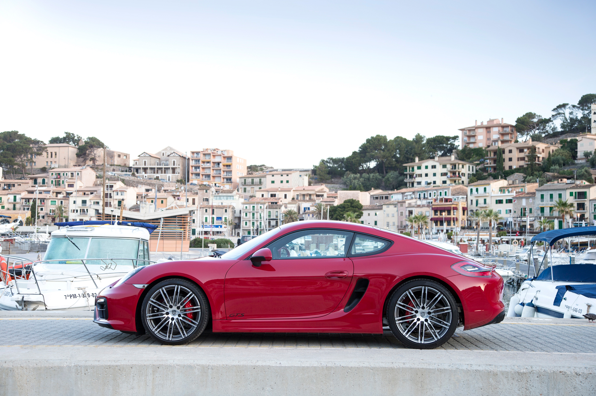 Amazing Porsche Cayman GTS Pictures & Backgrounds