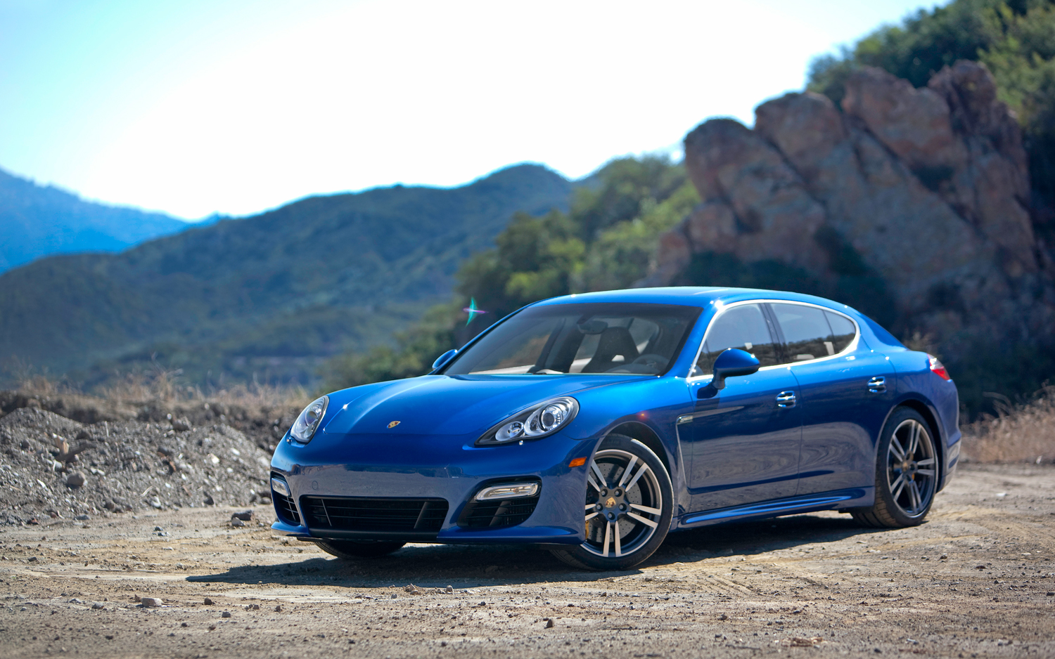 Porsche Panamera Turbo  Backgrounds on Wallpapers Vista