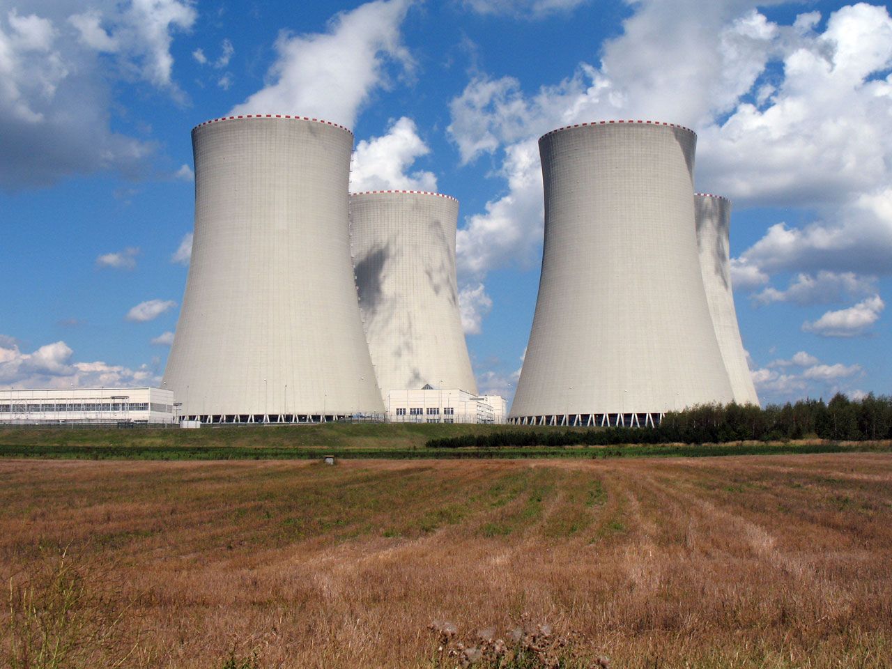 Amazing Power Plant Pictures & Backgrounds