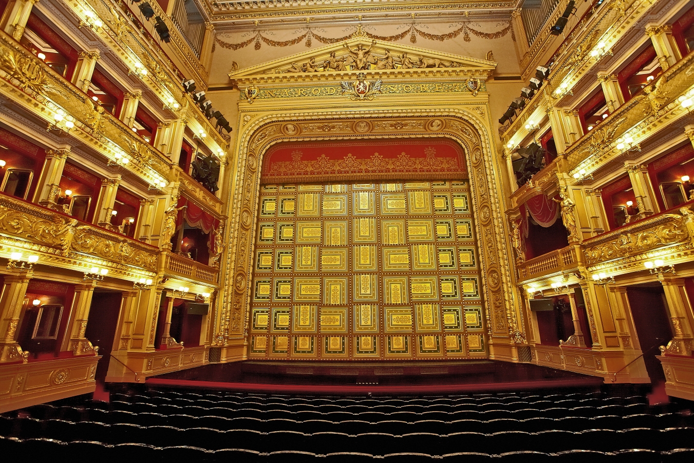 Prague National Theatre #10