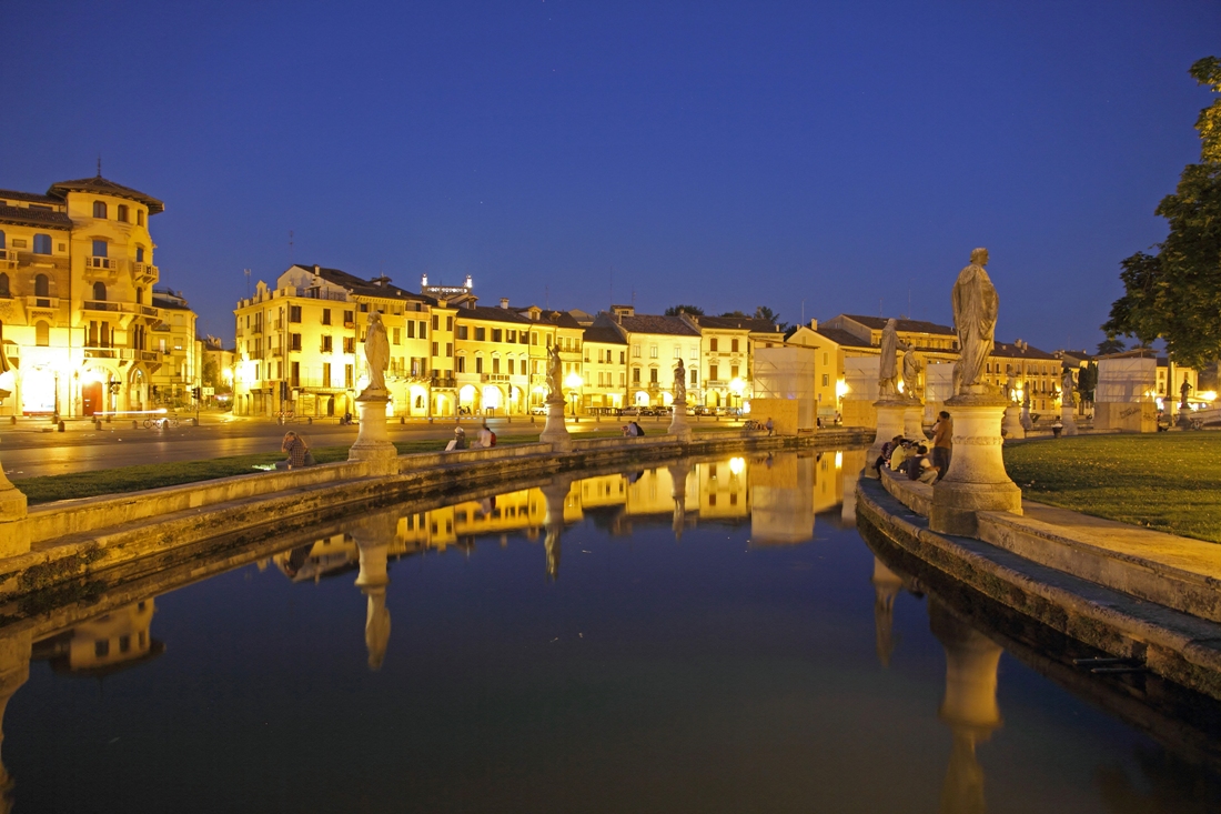 Nice Images Collection: Prato Della Valle Desktop Wallpapers