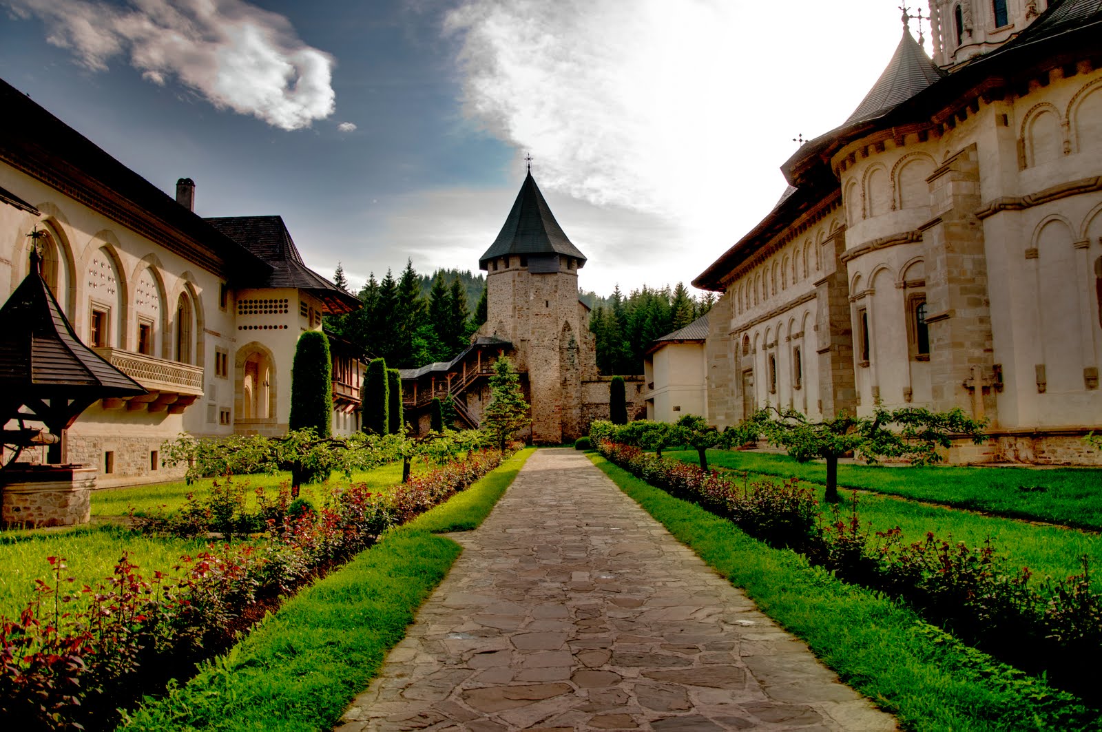 Putna Monastery Backgrounds on Wallpapers Vista