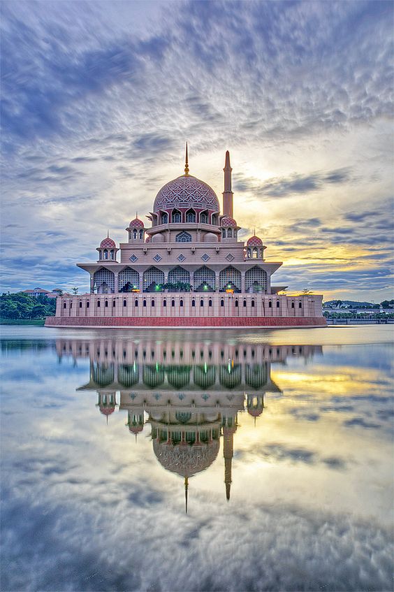 HQ Putra Mosque Wallpapers | File 84.28Kb