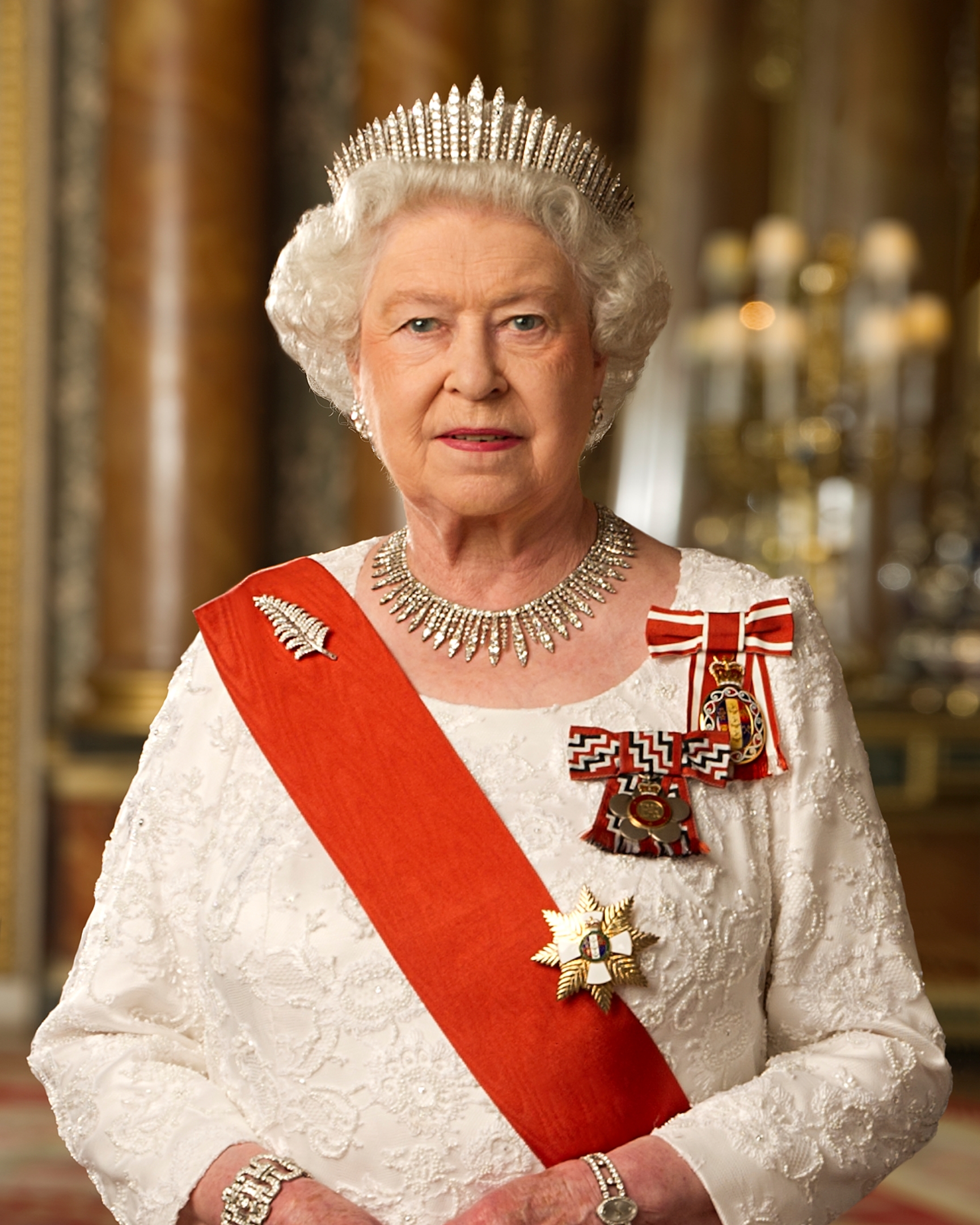 Images of Queen Elizabeth II | 1728x2160