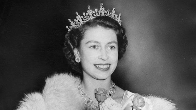 Amazing Queen Elizabeth II Pictures & Backgrounds