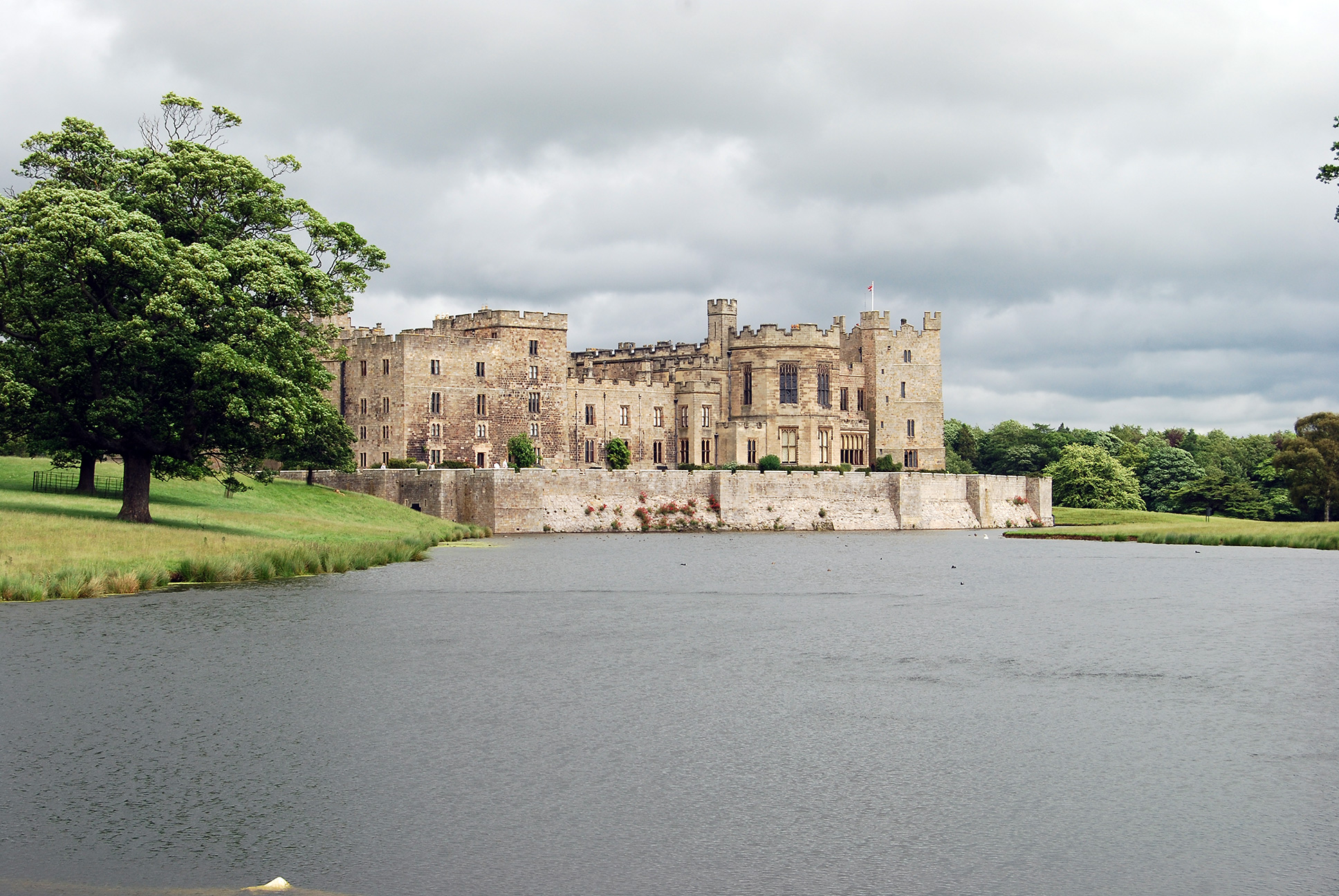 Images of Raby Castle | 1936x1296