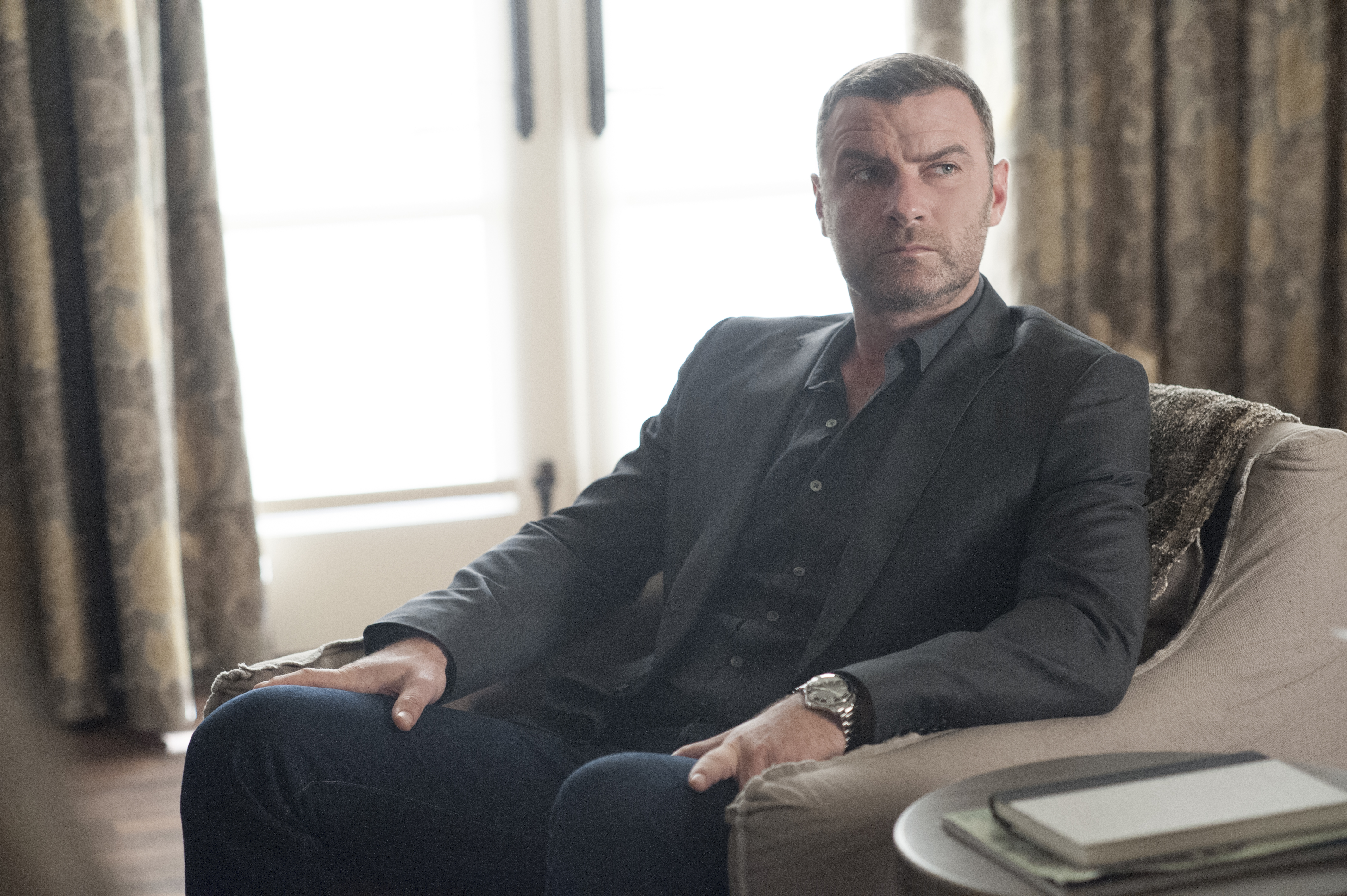 HQ Ray Donovan Wallpapers | File 6113.09Kb