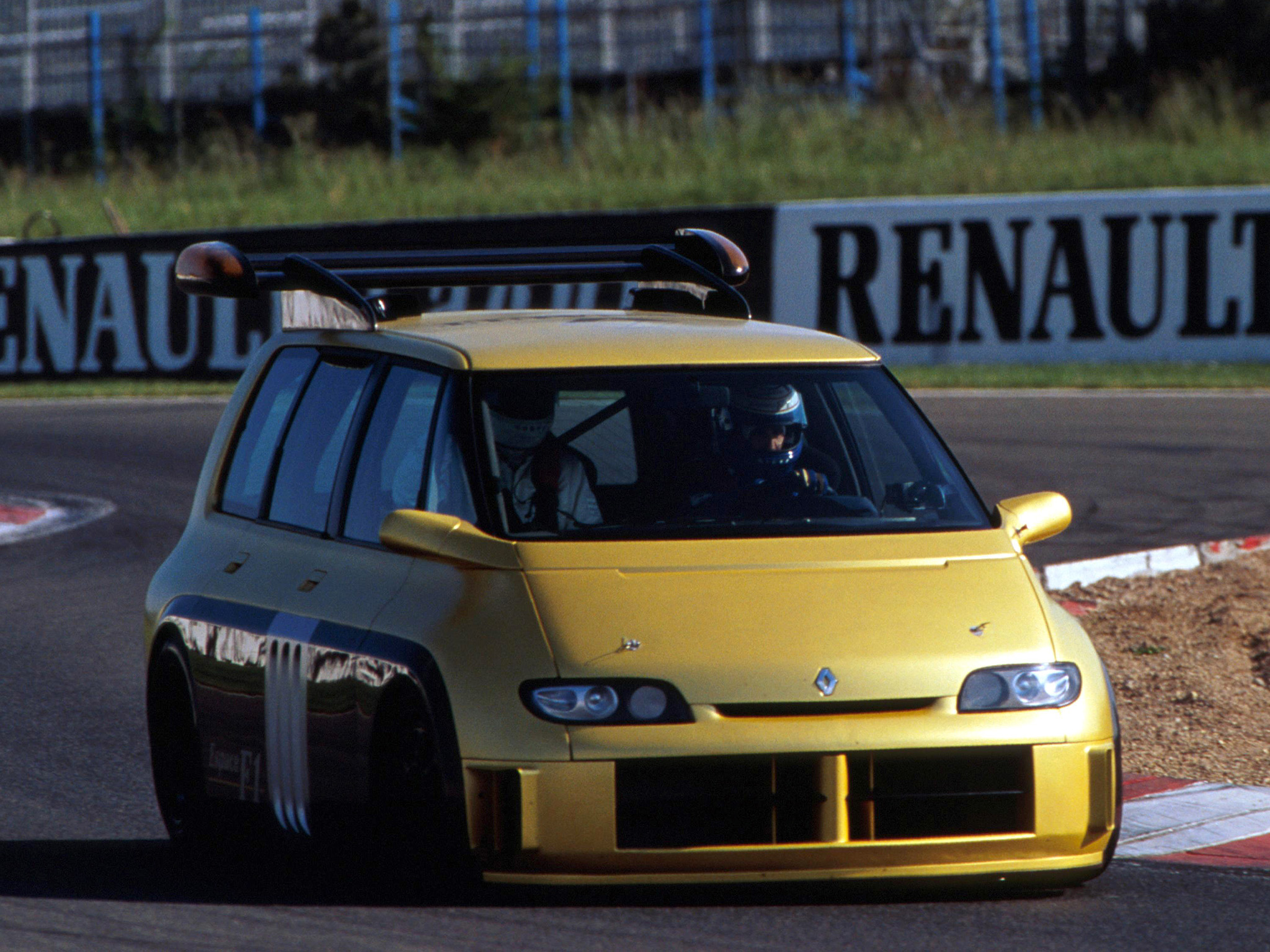 Nice Images Collection: Renault Espace F1 Desktop Wallpapers
