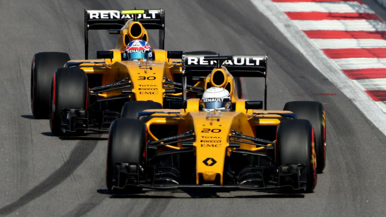 Amazing Renault F1 Pictures & Backgrounds